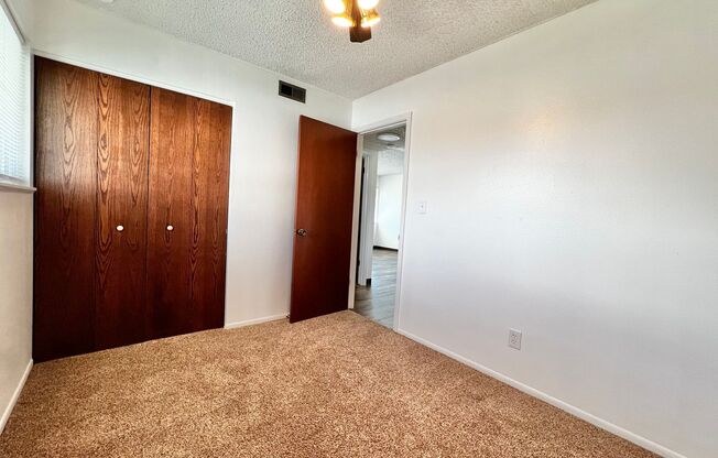 2 beds, 1 bath, 715 sqft, $995, Unit A8
