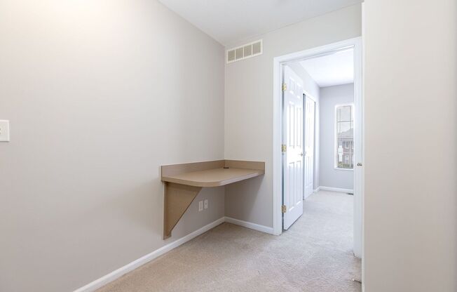 2 beds, 1.5 baths, 1,024 sqft, $1,521, Unit 220