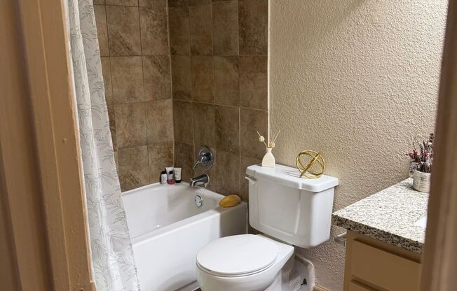 1 bed, 1 bath, 612 sqft, $895, Unit 906