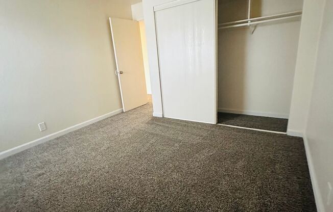 2 beds, 1 bath, 875 sqft, $1,700, Unit 07