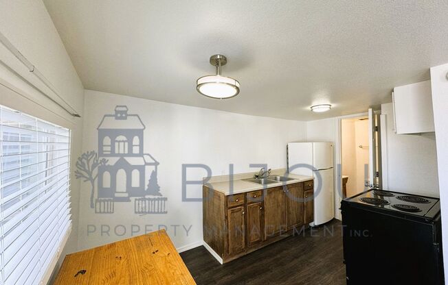1 bed, 1 bath, $850, Unit 429 1/2