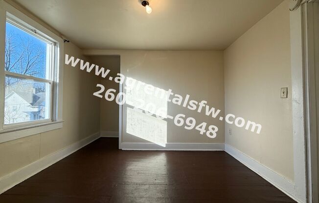 3 beds, 1 bath, $925