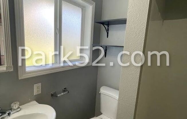 3 beds, 1 bath, $2,100