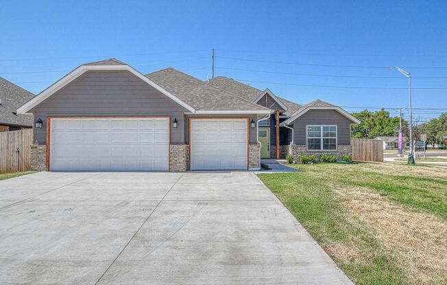 Beautiful Home in Summit Lakes!