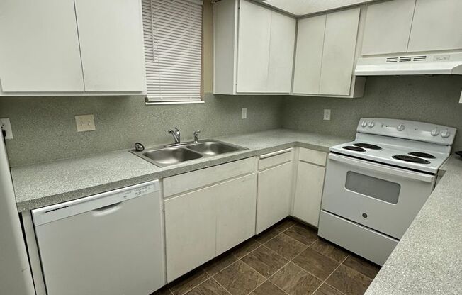 2 beds, 2 baths, 1,112 sqft, $1,265, Unit Unit 01