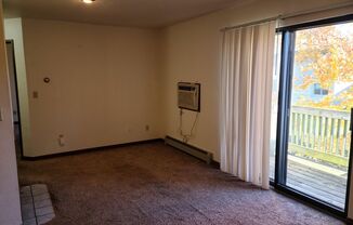 2 beds, 1 bath, 700 sqft, $900, Unit C10