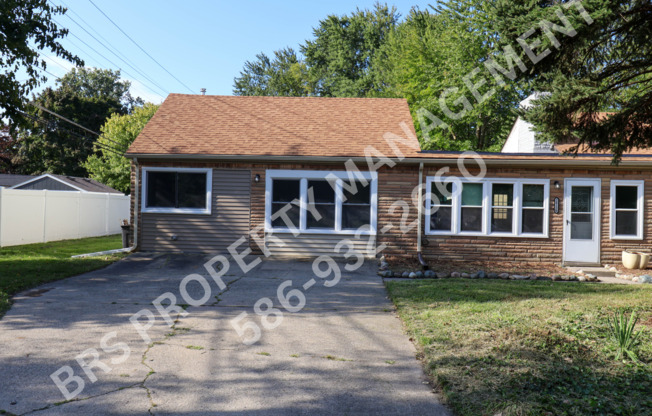 Remodeled Duplex with 2 bedroom 2 full bath in Clinton Twp.