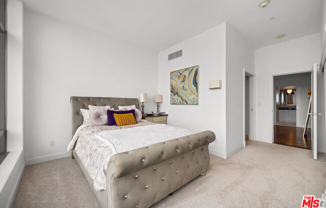 2 beds, 3 baths, 1,700 sqft, $9,500, Unit 37K