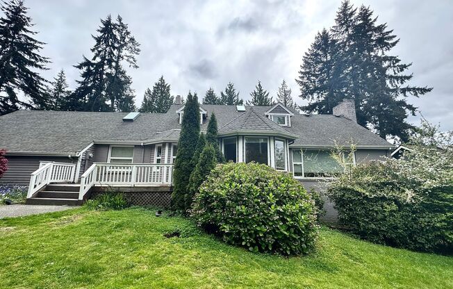 Charming Bellevue Craftsman on Spacious Lot – 4 Bed + Bonus Rooms