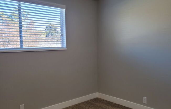 2 beds, 1 bath, 800 sqft, $1,395, Unit #16