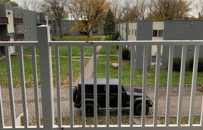 2 beds, 1 bath, 800 sqft, $1,100, Unit 107