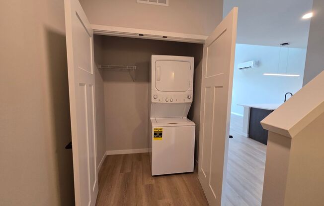 1 bed, 1 bath, 756 sqft, $1,820, Unit 8421-421