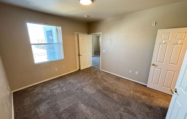 2 beds, 2 baths, $1,295, Unit UNIT 2080