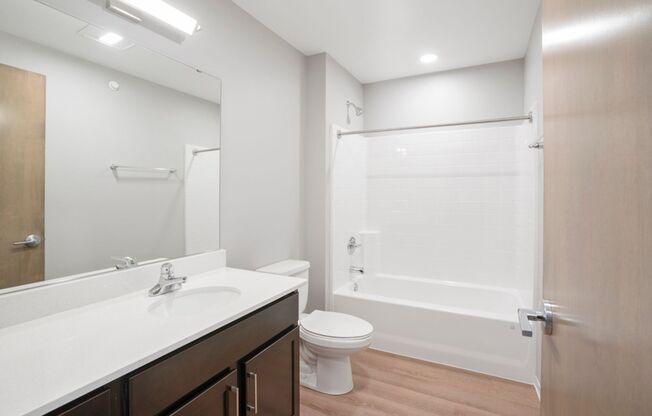 1 bed, 1 bath, 635 sqft, $1,375, Unit 1409