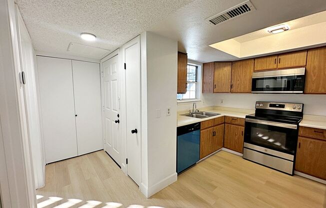 REMODELED 2 BEDROOM CONDO