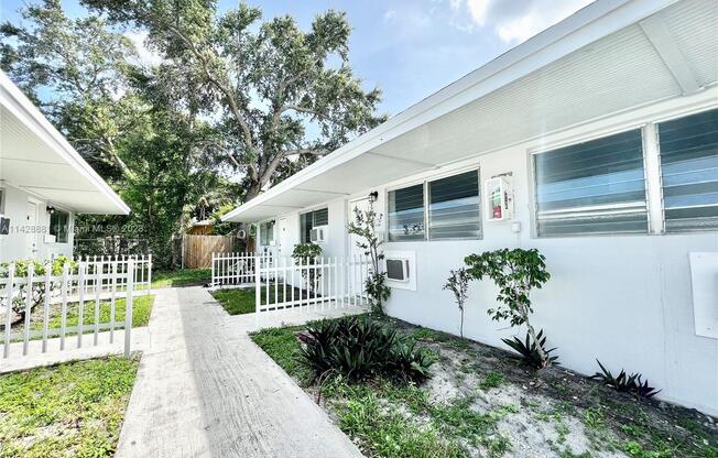 715 SW 5 ST