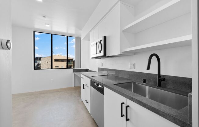 Studio, 1 bath, 347 sqft, $1,895, Unit Unit 7