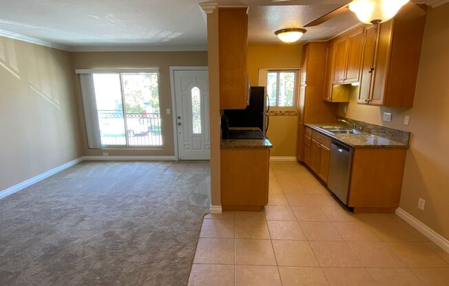 Top Floor Imperial Beach Condo with Washer/Dryer Combo