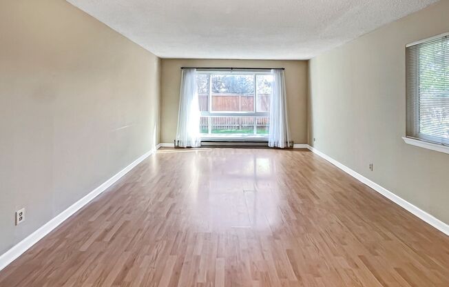 Spacious Condo next to Magnuson Park