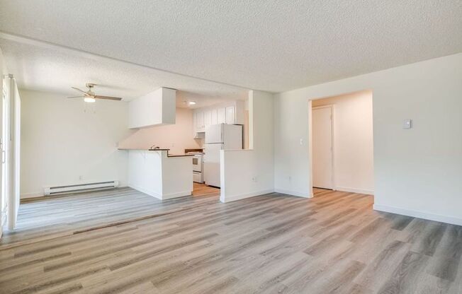 2 beds, 1 bath, 809 sqft, $1,650, Unit 5