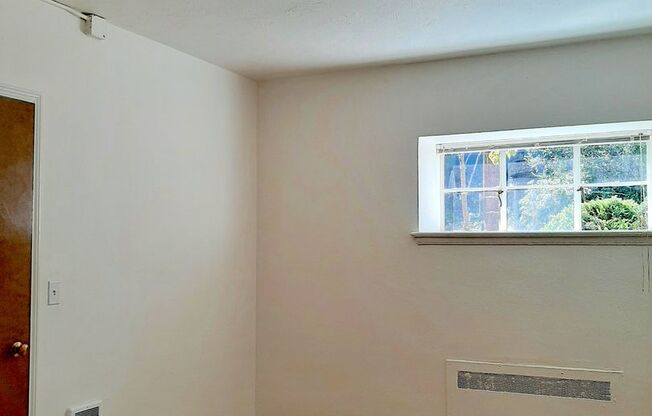 1 bed, 1 bath, 810 sqft, $1,300, Unit 103