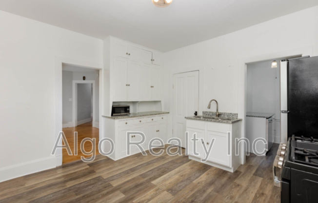 3449 SNELLING AVE