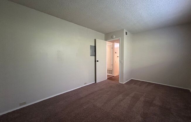 1 bed, 1 bath, $1,600, Unit 11