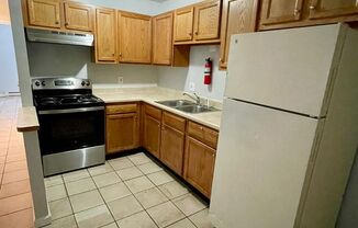 2 beds, 1 bath, 900 sqft, $950