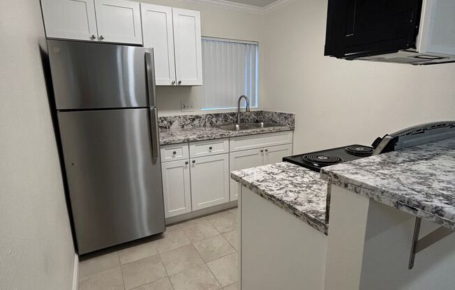 Studio, 1 bath, 400 sqft, $1,800, Unit 01