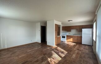 2 beds, 1 bath, $625, Unit 2