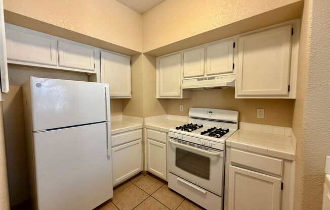 2 beds, 2 baths, $1,525, Unit # 515