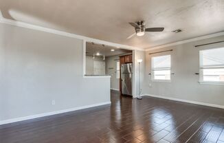 2 beds, 1 bath, $1,095