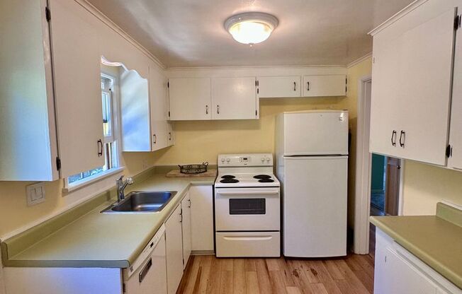 Charming 3bed/2bath House!