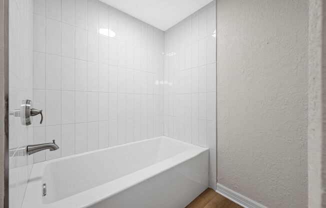 2 beds, 2 baths, 850 sqft, $1,795, Unit D205