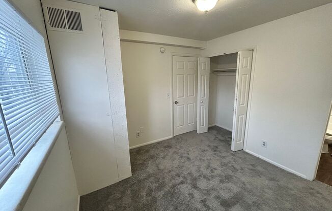 1 bed, 1 bath, 430 sqft, $895, Unit 1-32