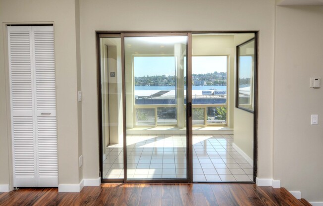 South Lake Union / Queen Anne Condo at The Lakewest
