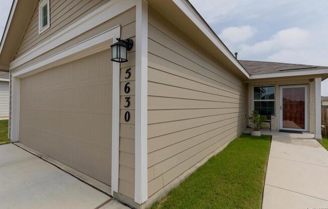 5630 WILLOW BREEZE