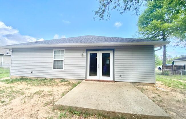 3 beds, 2 baths, $1,750