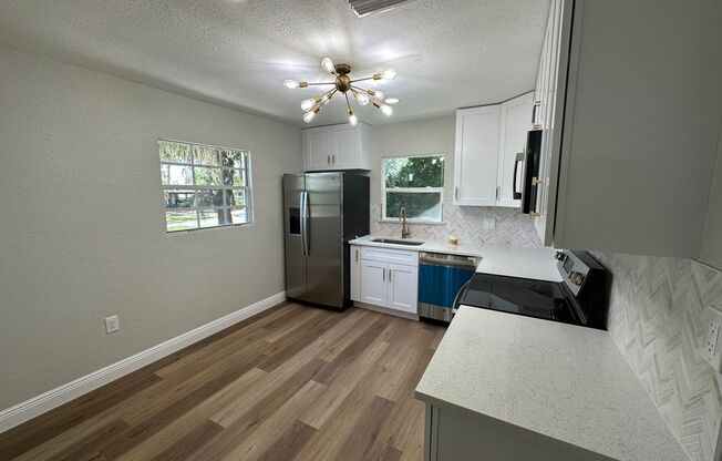 Beautiful 2 bedroom 1 bathroom newly remodeled home