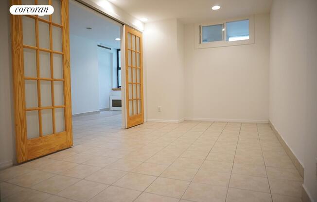 305 E 56 ST