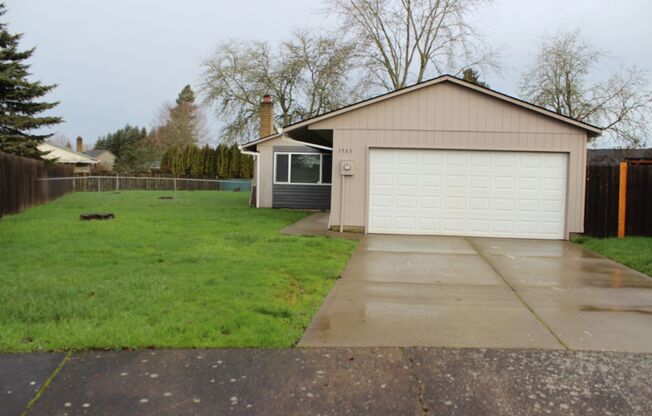 3 bedroom, 1 bath home on quiet Hillsboro street