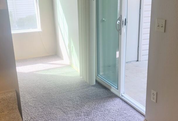 1 bed, 1 bath, 852 sqft, $1,305, Unit 362