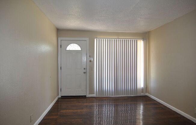 Lovely home located in Mesquite at 635 & Hwy 80!