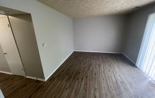 2 beds, 1.5 baths, 1,100 sqft, $895