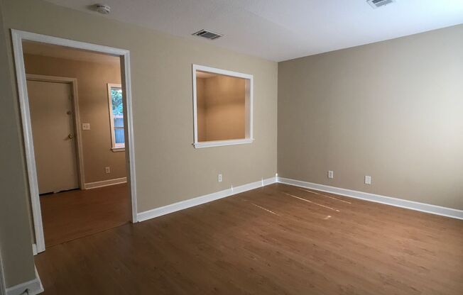 3 beds, 1.5 baths, 1,200 sqft, $1,495