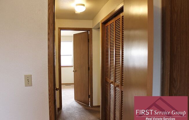 2 beds, 1 bath, 950 sqft, $1,350, Unit 4347 W Camas St #102