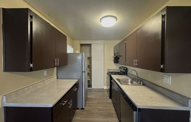 2 beds, 1 bath, 840 sqft, $1,675, Unit RO-45