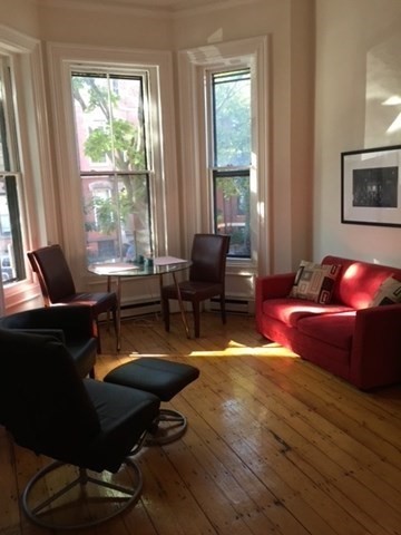 Studio, 1 bath, 350 sqft, $2,350, Unit 3