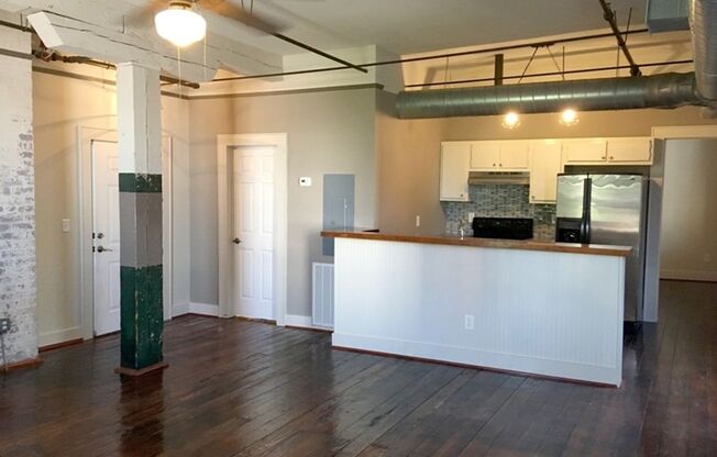 1 bed, 1 bath, 800 sqft, $1,390, Unit 448