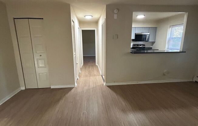 1 bed, 1 bath, 700 sqft, $1,370, Unit C110